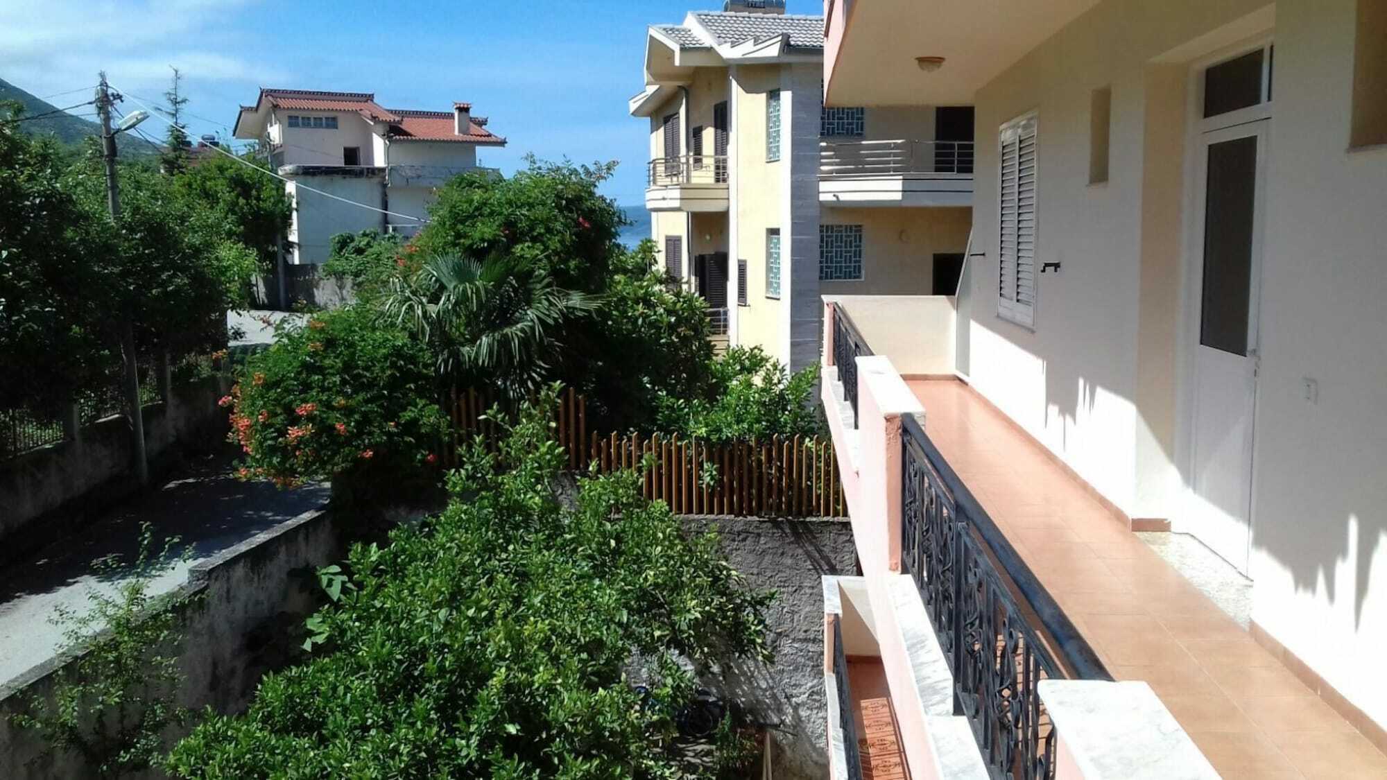 Vila Kristal Vlora Buitenkant foto